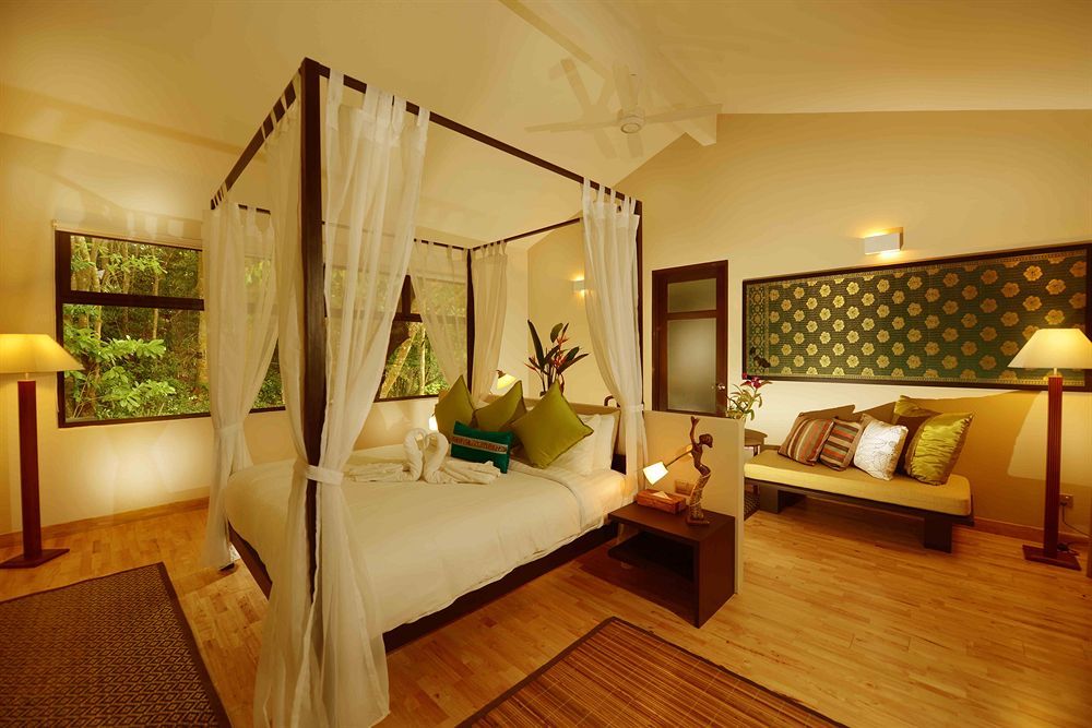 Ambong Rainforest Retreat Pantai Tengah  Exterior photo