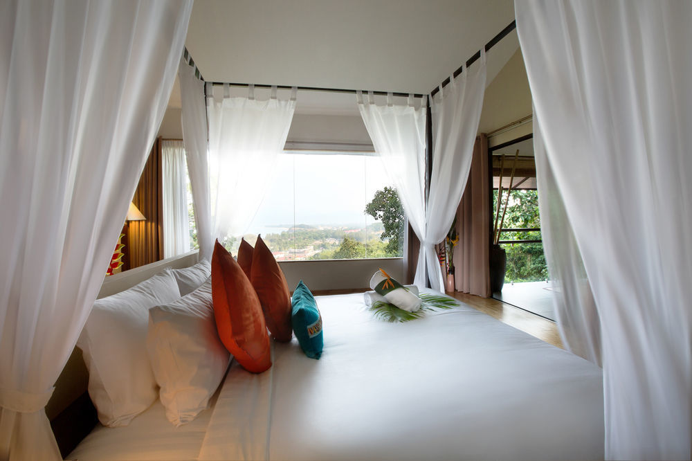 Ambong Rainforest Retreat Pantai Tengah  Exterior photo