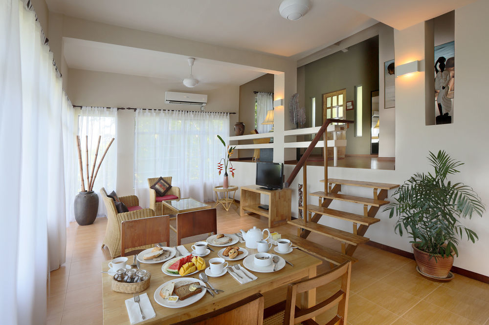 Ambong Rainforest Retreat Pantai Tengah  Exterior photo